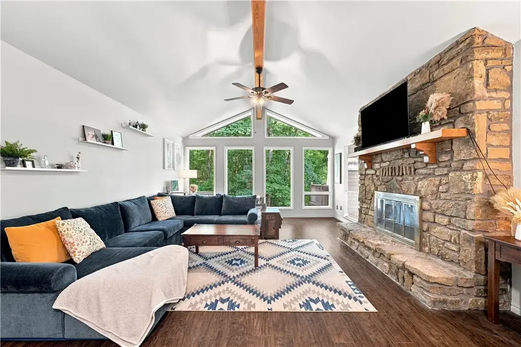 72 Elizabeth Drive, Bella Vista