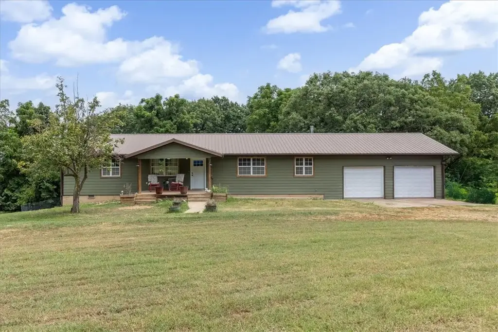 26480 Farm Road 1000, Washburn