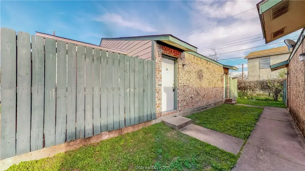 725 Peppertree Drive 22, Bryan