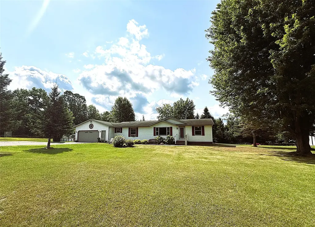 W9603 Ducommun Road, Ladysmith