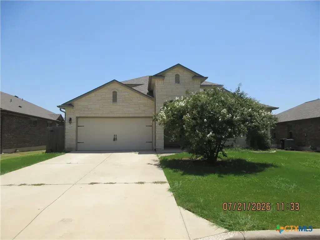 1305 Blue Leaf Drive, Temple