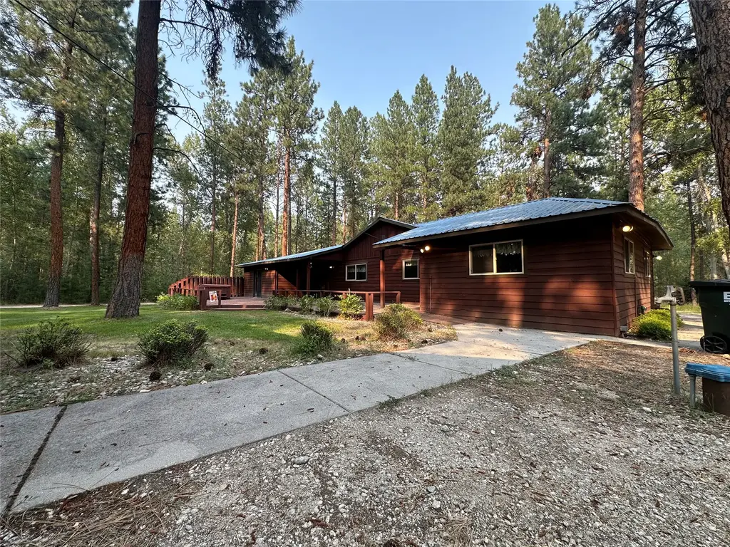 725 Bobcat Lane, Hamilton