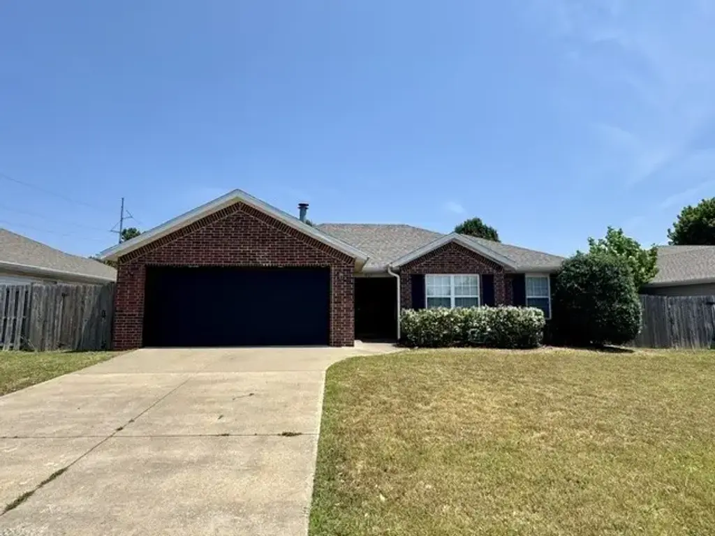 807 Sw River Rock Street, Bentonville