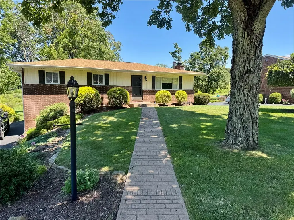 135 Hampton Court , Twp of But SW