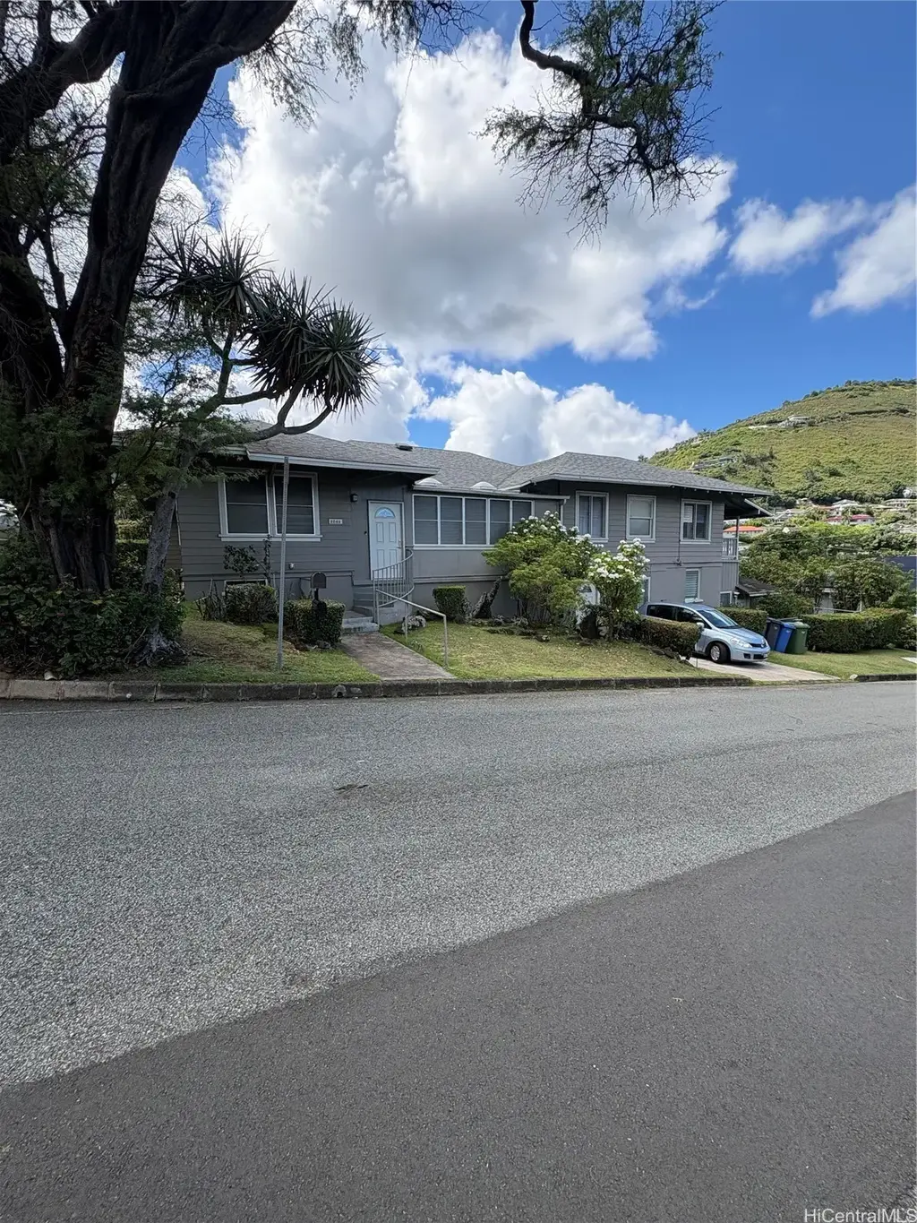 2048 Kakela Drive, Honolulu