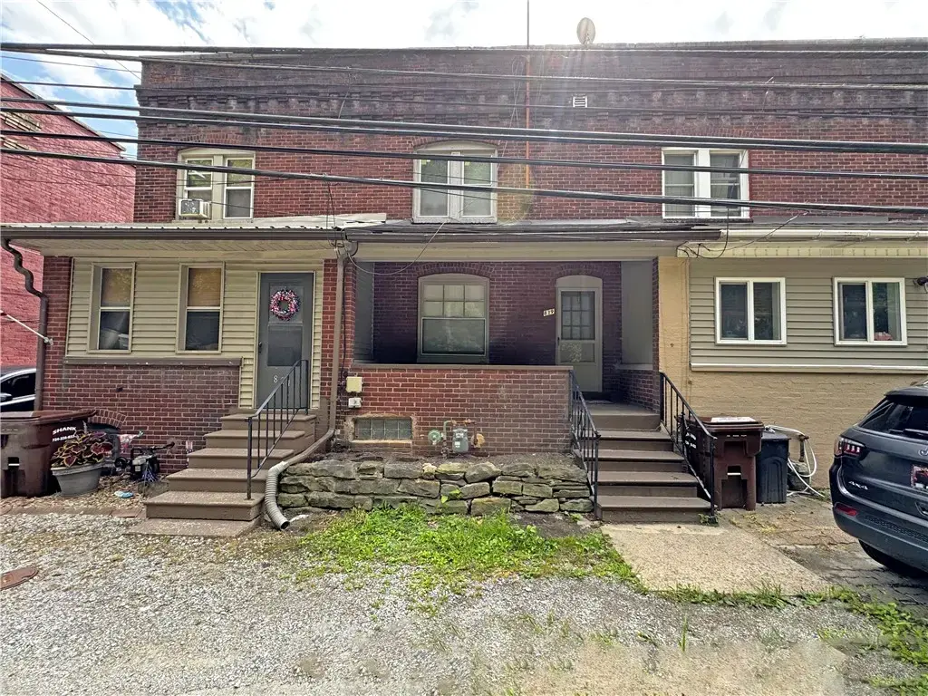 819 Guys Run Road , Harmar
