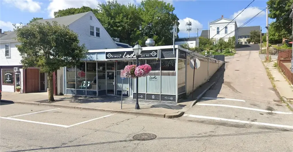 205 Main St, East Greenwich