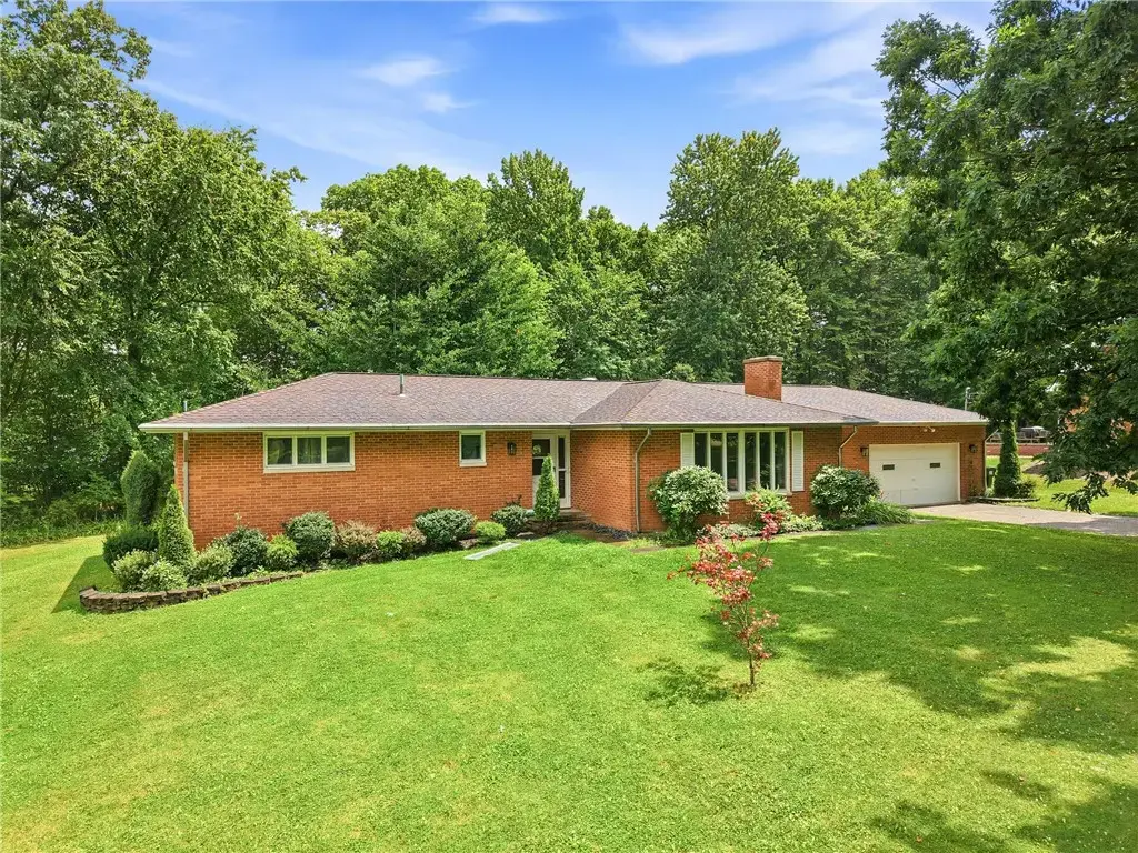 655 Christy Road , Hermitage