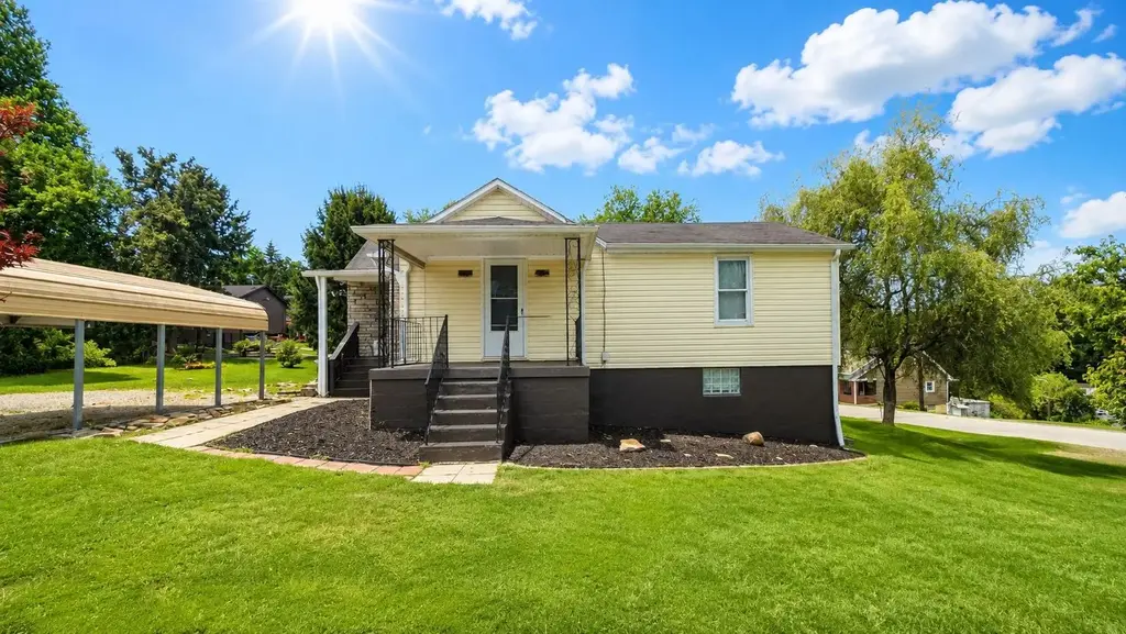 135 Virginia Avenue, Vandergrift