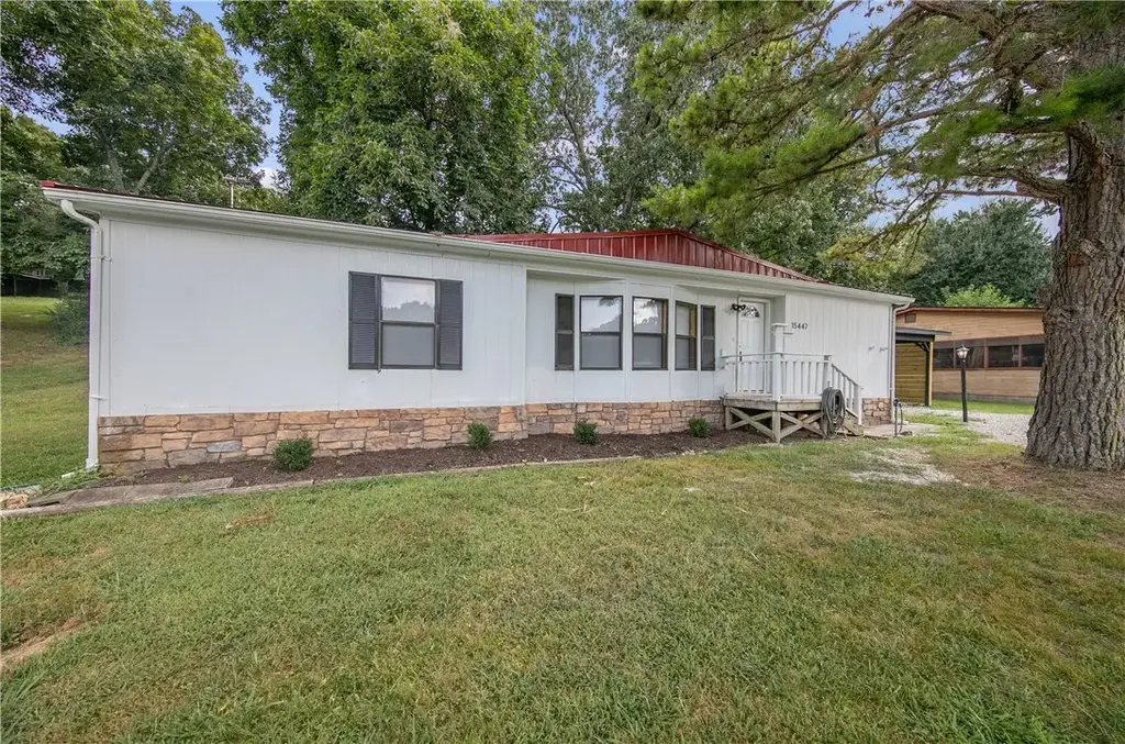 15447 Indian Head Trail, Rogers
