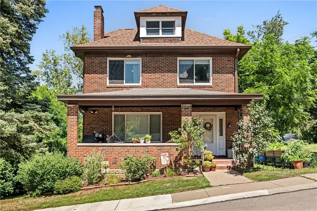 60 Bellecrest Avenue , Brentwood