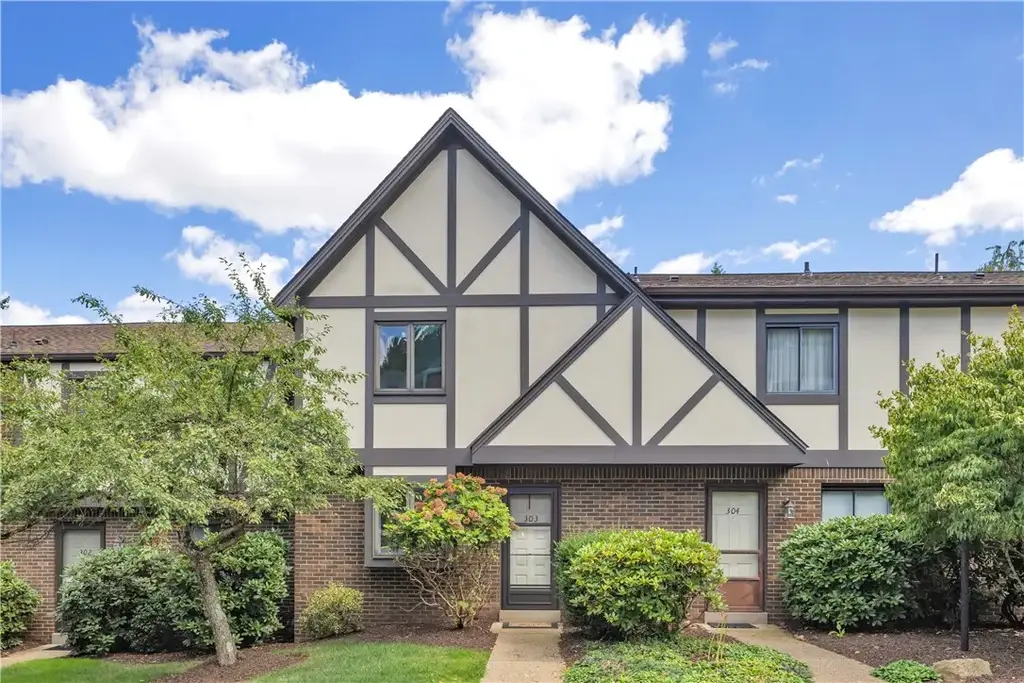 303 Olde Ingomar Court , McCandless