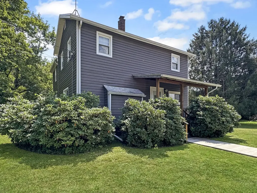 2876 Saranac Drive, South Pymatuning