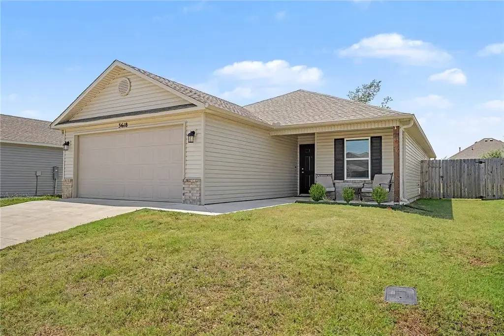 3618 S 3rd Street, Rogers