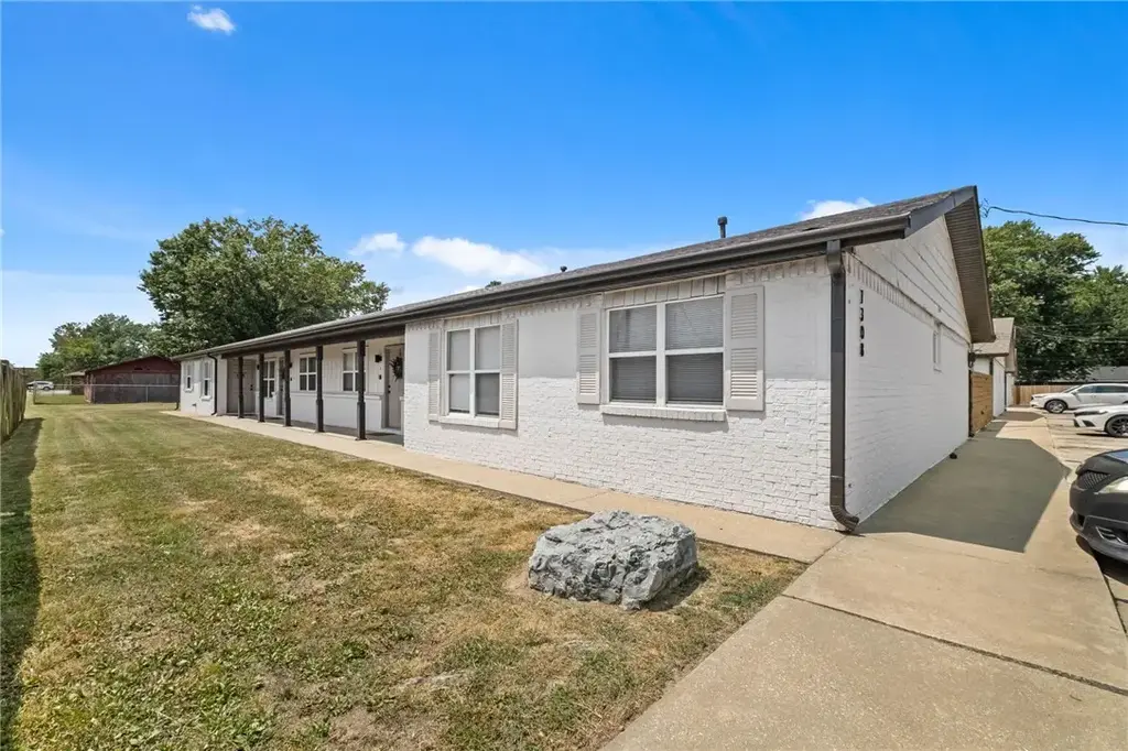 1308 Se C Street, Bentonville