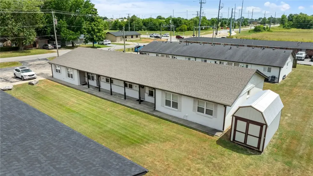 1304, 1306, 1308 Se C Street, Bentonville