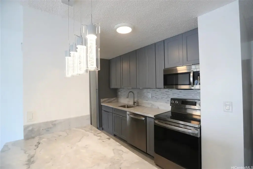 225 Kaiulani Avenue # 1506, Honolulu