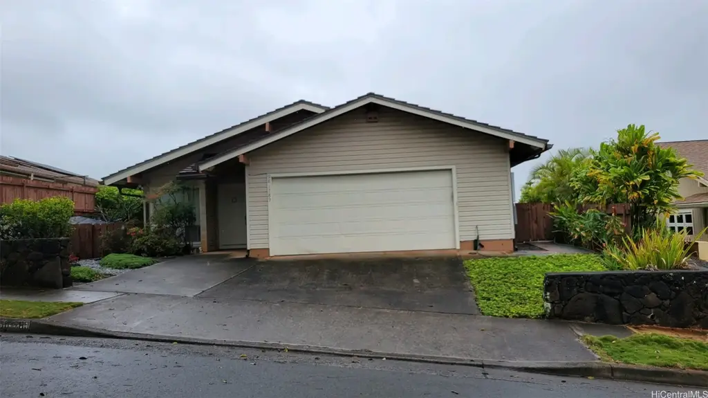 98-1789 Hapaki Street, Aiea