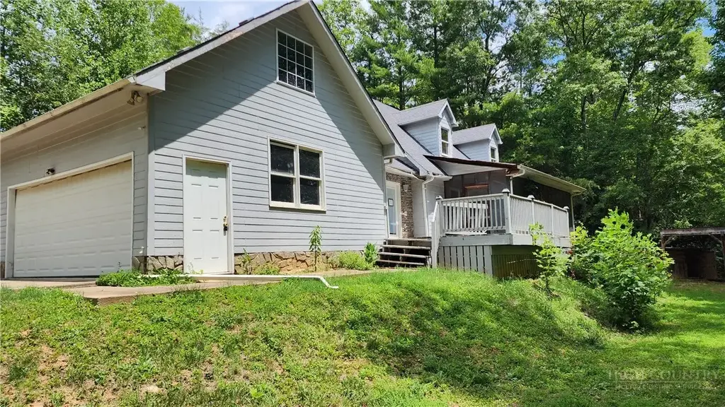 2020 Ada Williams Lane, Lenoir