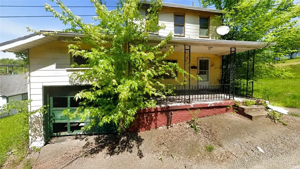 220 Bank Street , Brownsville