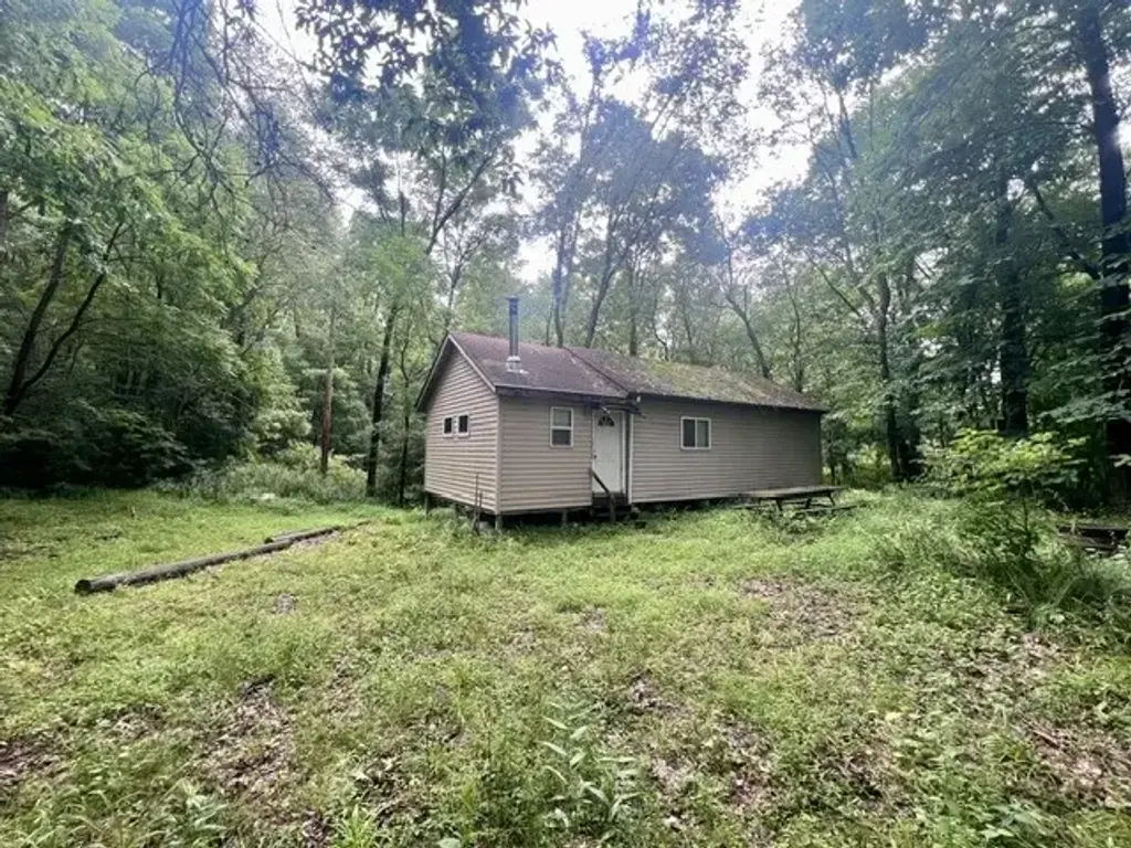 983 Lakewood Neshannock Falls Road, Hickory