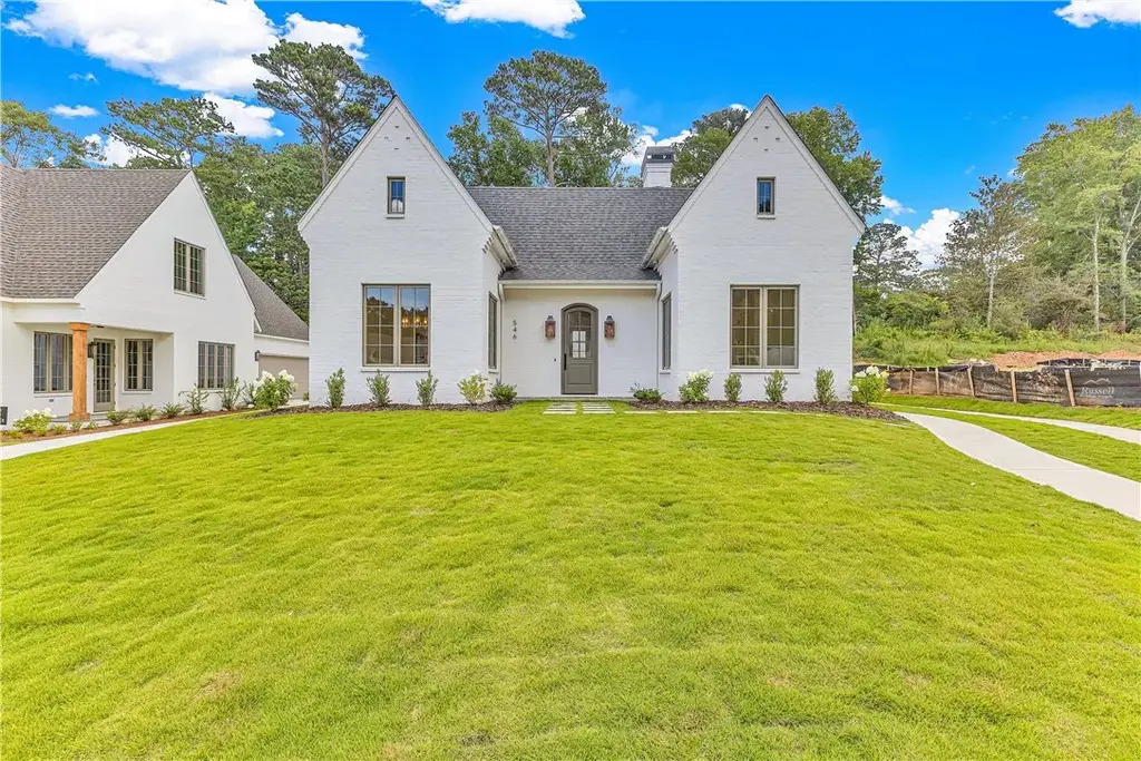 546 Arbor Dr, Auburn