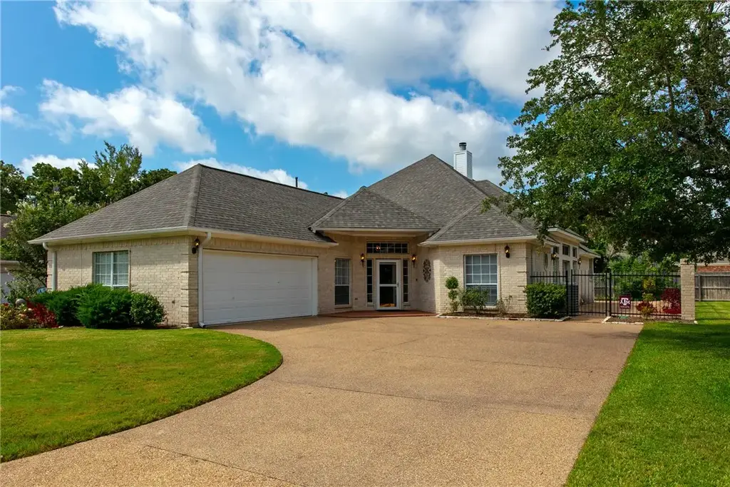 4900 Hogan Alley, College Station