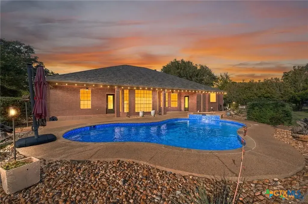 686 Benchmark Trail, Belton