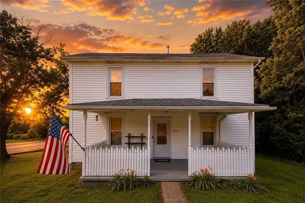 2555 Park Avenue , South Franklin