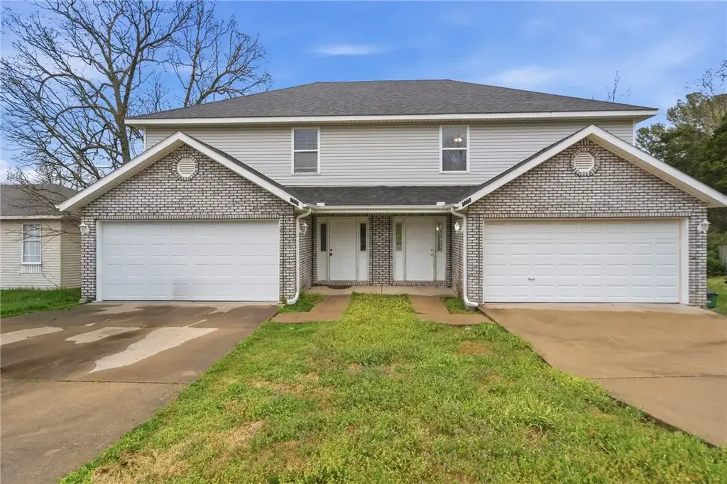 2252 & 2254 E Cinnamon Way, Fayetteville