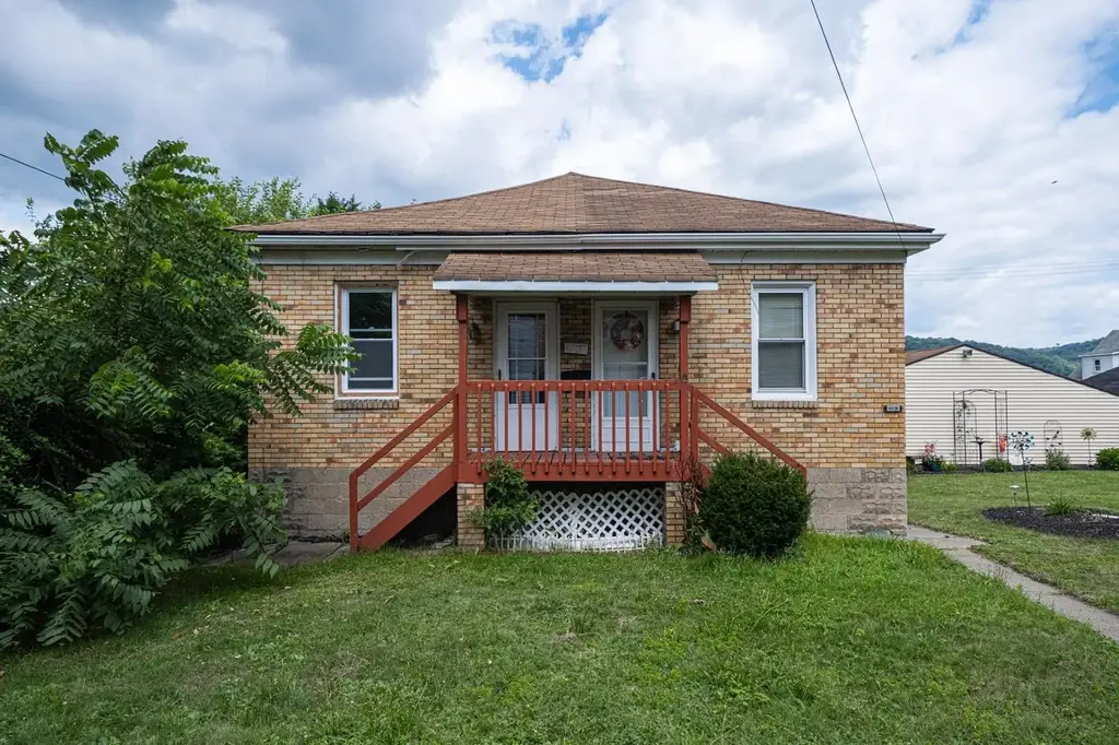 735 1/2 7th Avenue, Coraopolis
