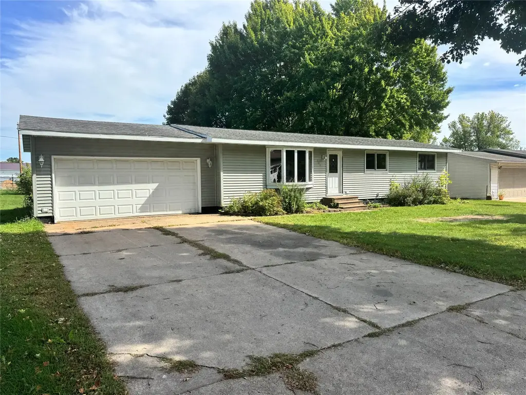 804 Thompson Street, Bloomer