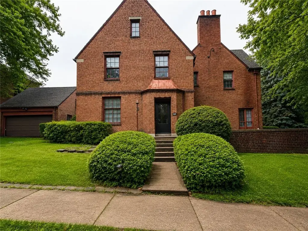 1521 Manor Avenue , McKeesport