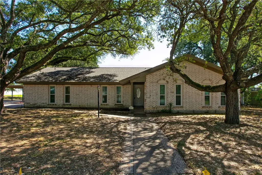 1407 Skrivanek Court, College Station