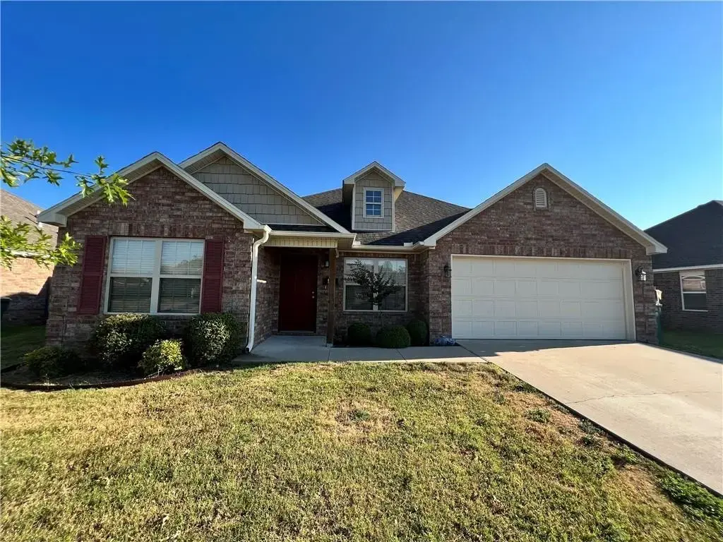 105 Southpointe Avenue, Rogers