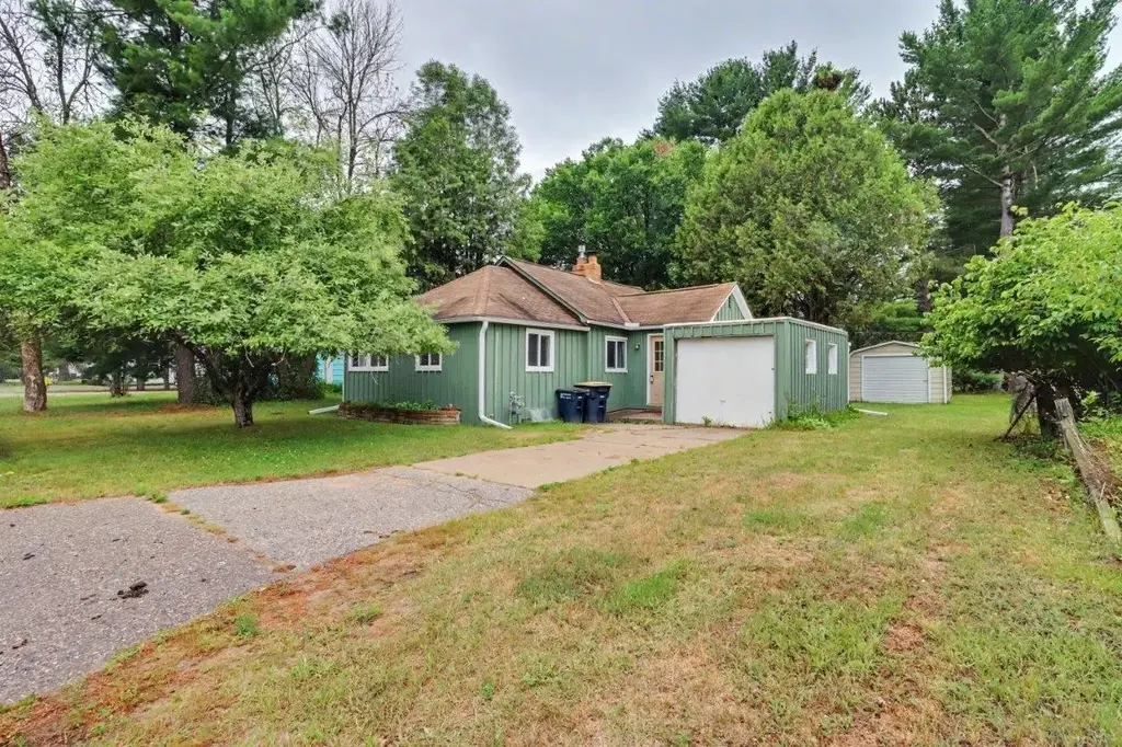626 Wisconsin St, Eagle River