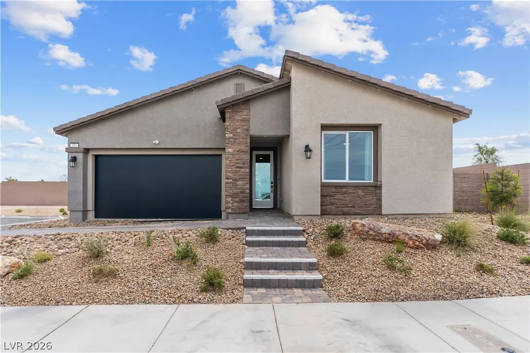 Photo of Listing #2805578