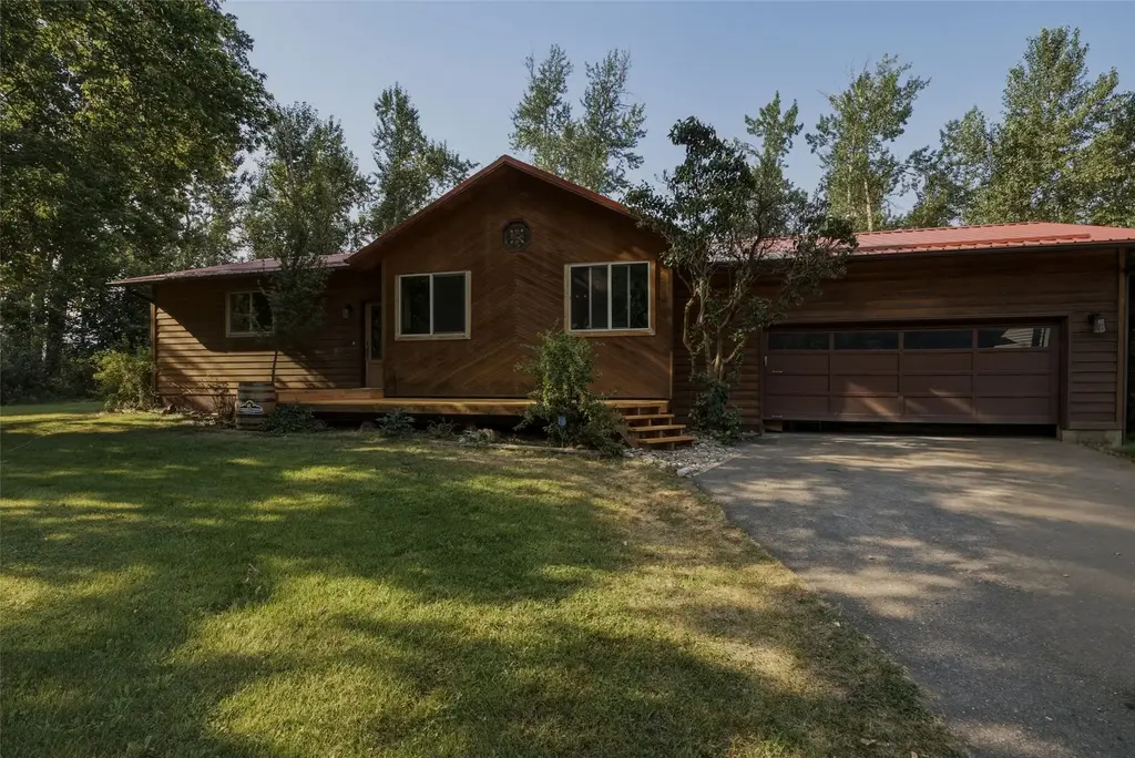 19525 E Mullan Road, Clinton