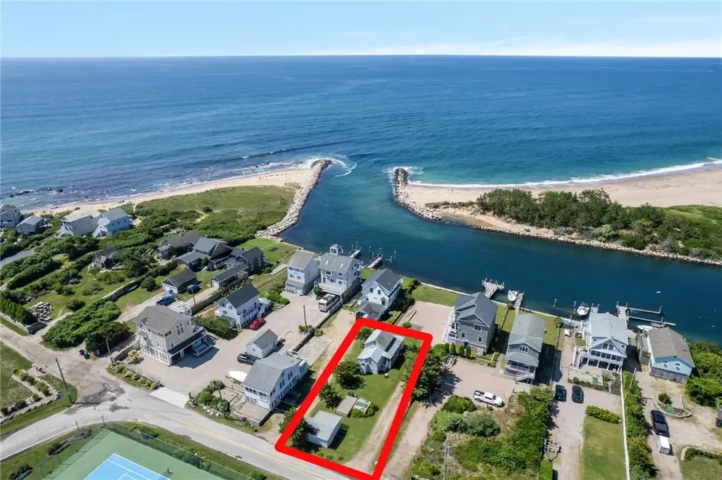 834 West Beach Rd, Charlestown