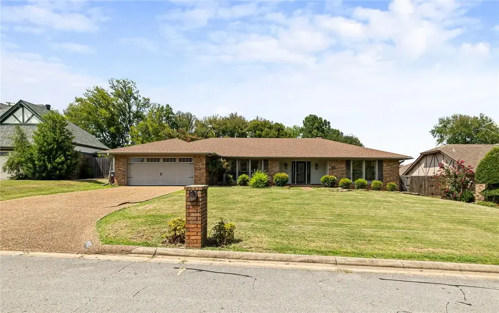9005 Copper Oaks Lane, Fort Smith