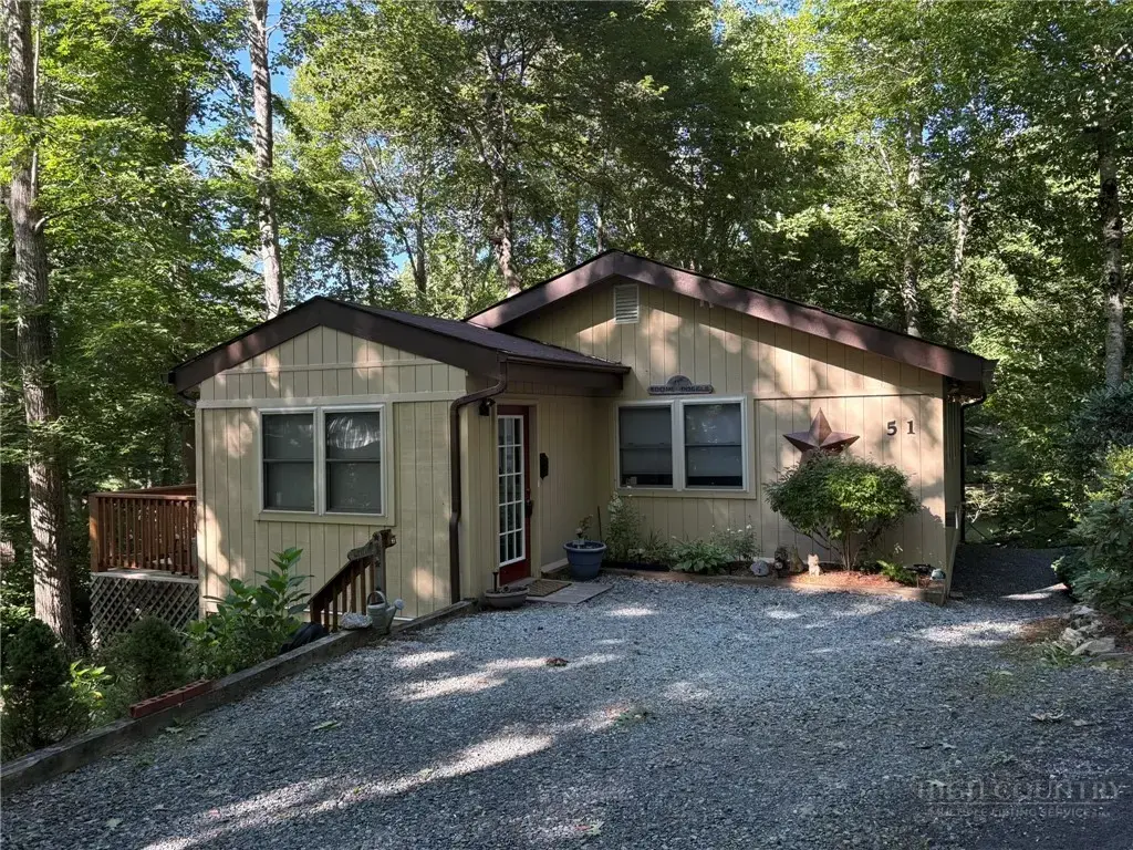 51 Pepperidge Lane, Newland