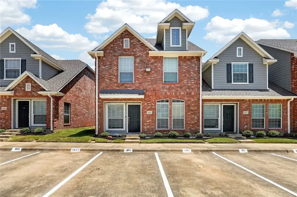 1001 Krenek Tap Road 1901, College Station