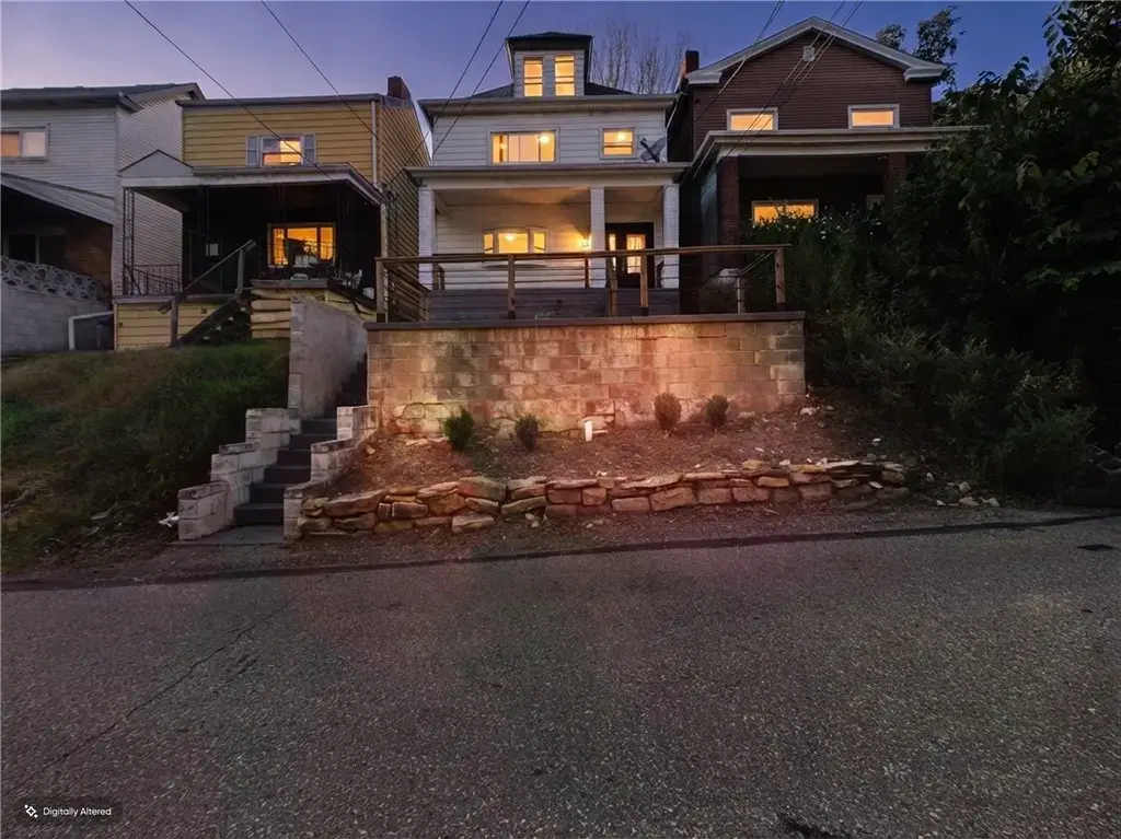 1872 Greenleaf Street , West End