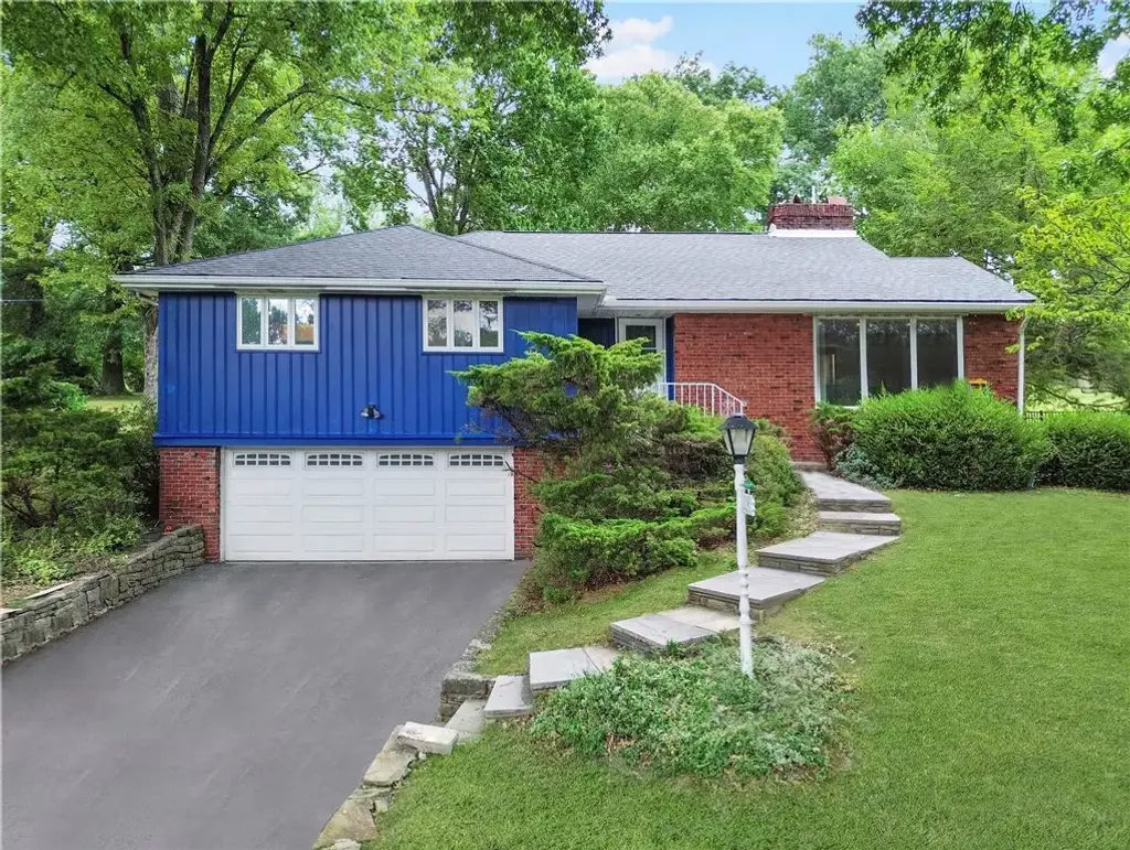 113 Southern Hilands Drive , Upper St Clair