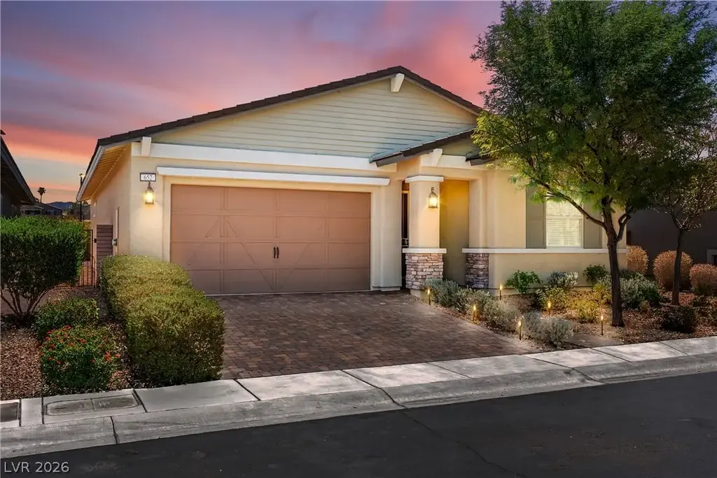 652 Longfeather Street, Henderson