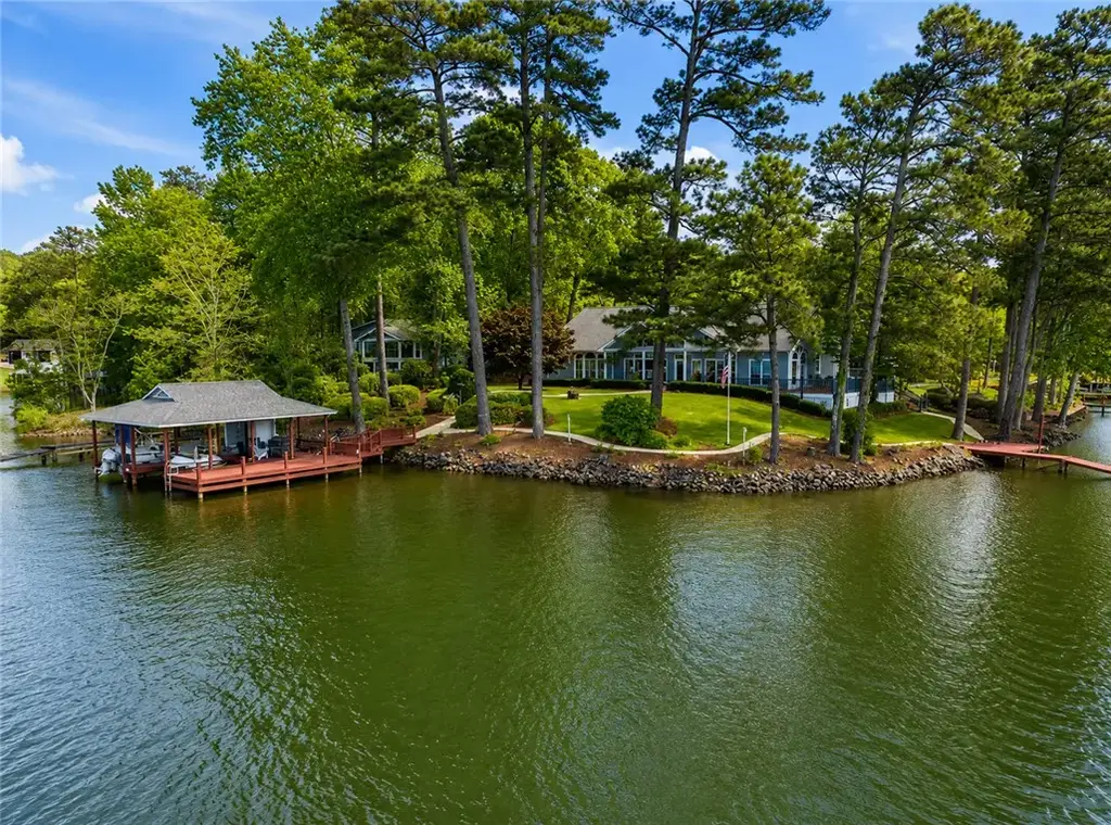 275 Lee Rd 897, Salem
