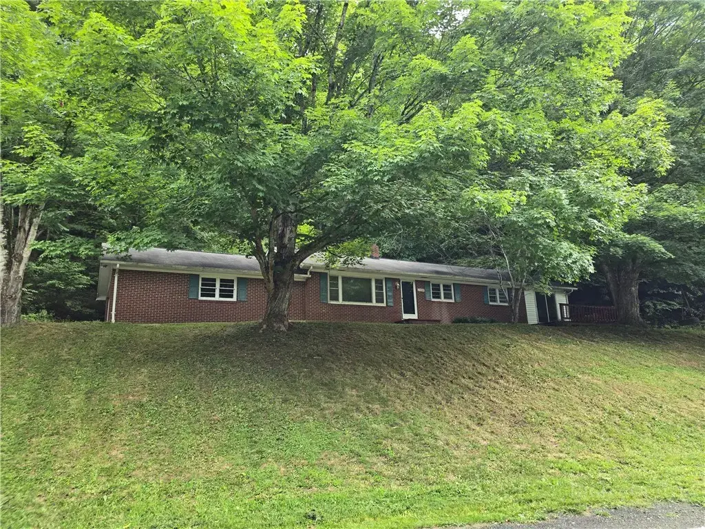 2158 W Mill Creek Road, Warrensville
