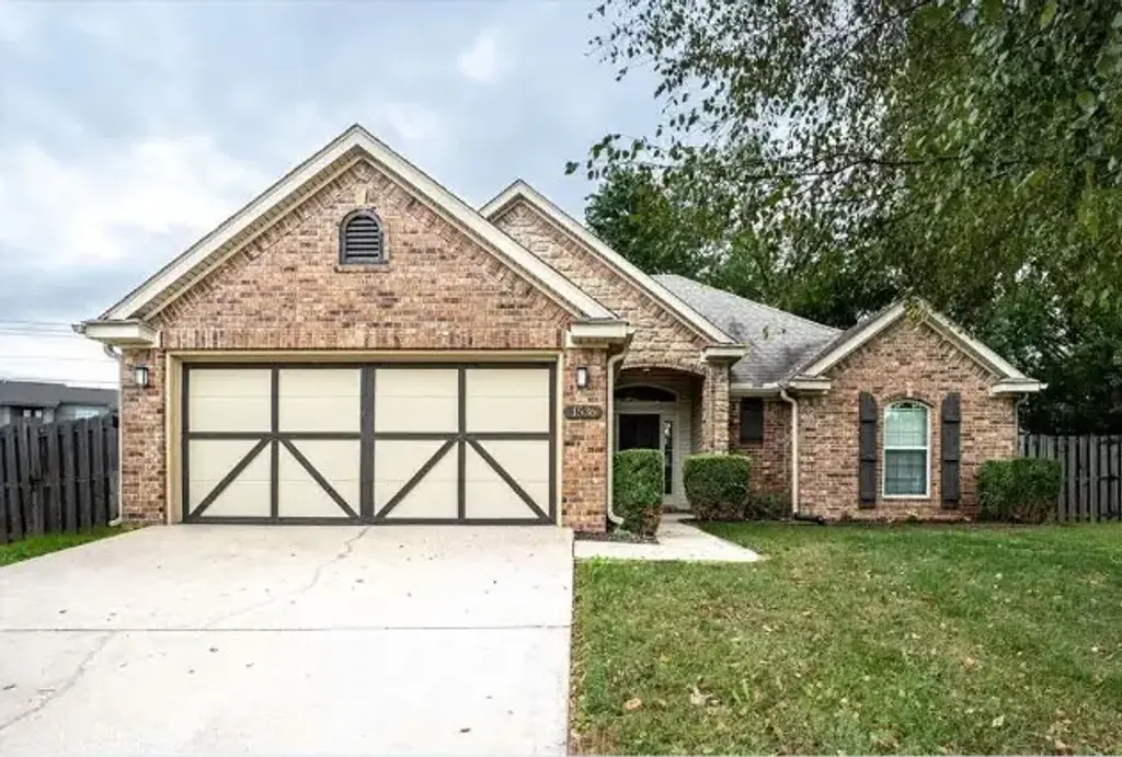 1536 N Oakhaven Place, Fayetteville
