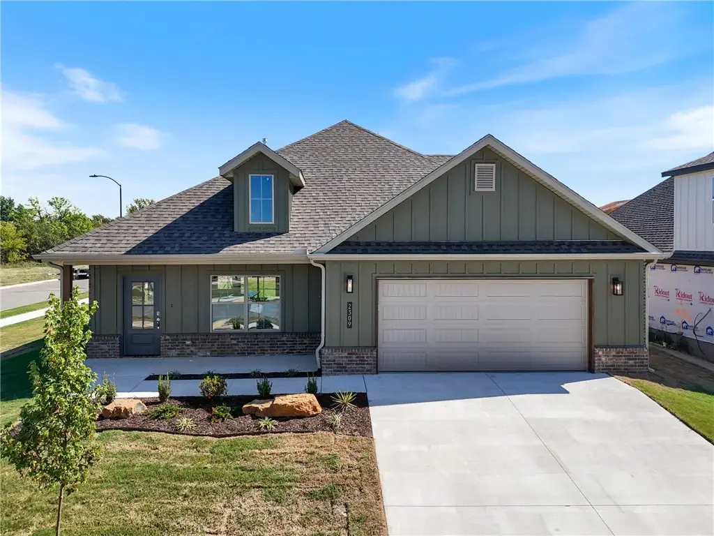 2309 N Presley Street, Siloam Springs