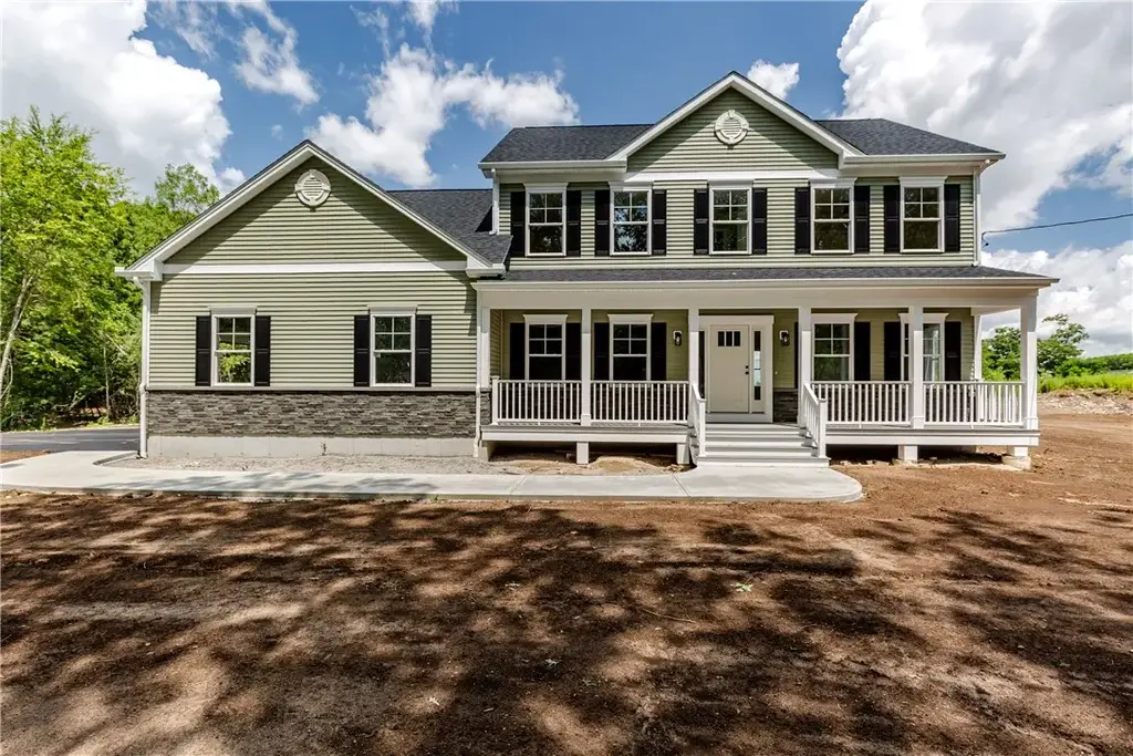 251 Crompton Rd, East Greenwich